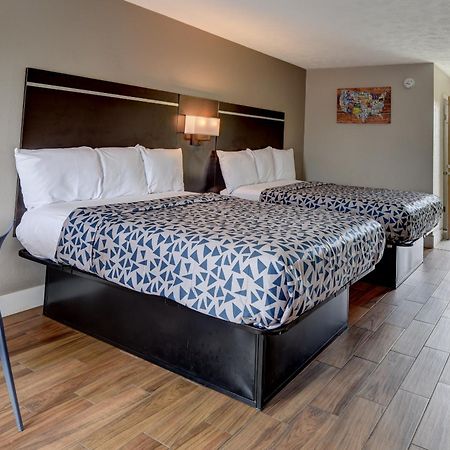 Econo Lodge Sevierville-Pigeon Forge On The River Exterior foto