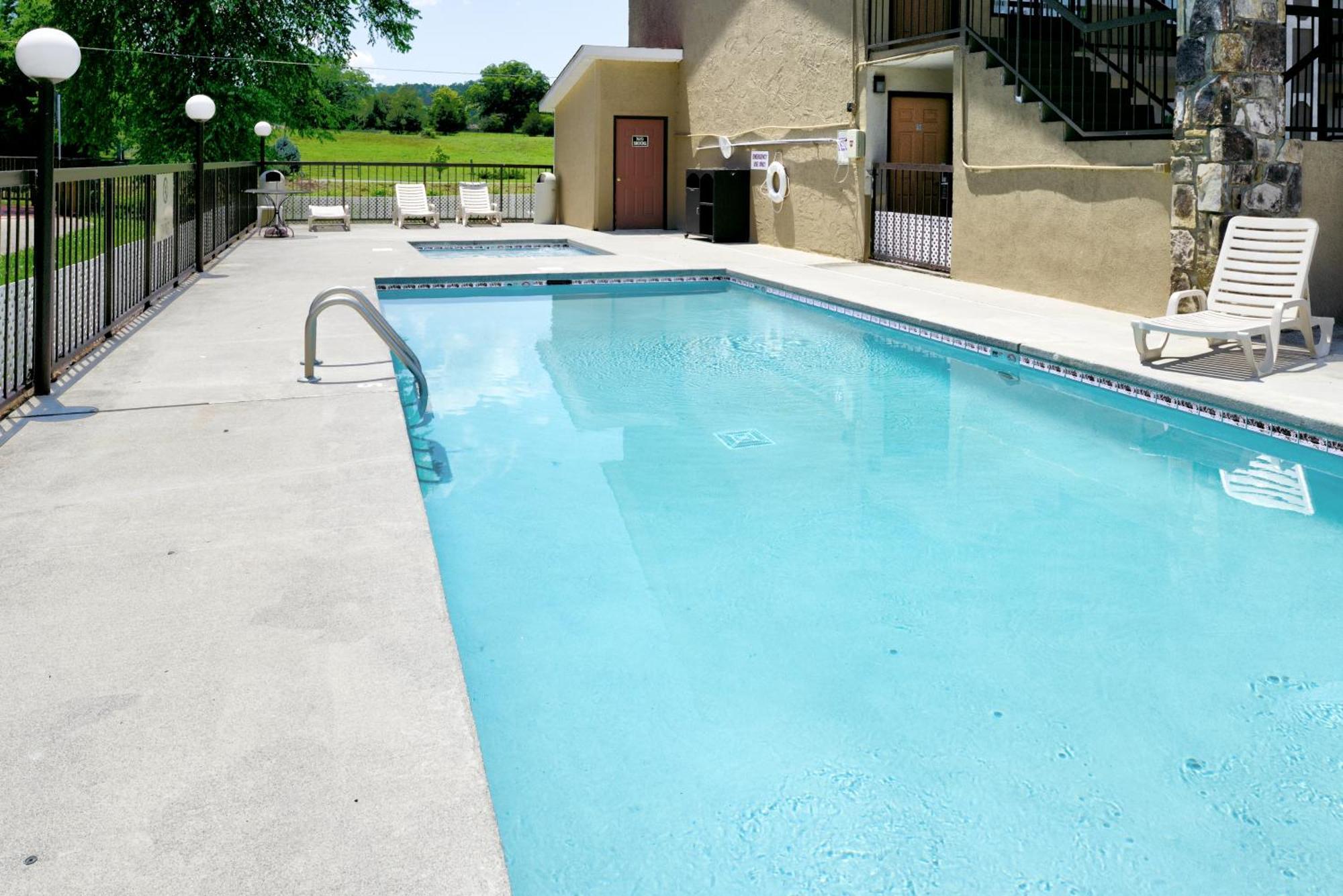 Econo Lodge Sevierville-Pigeon Forge On The River Exterior foto